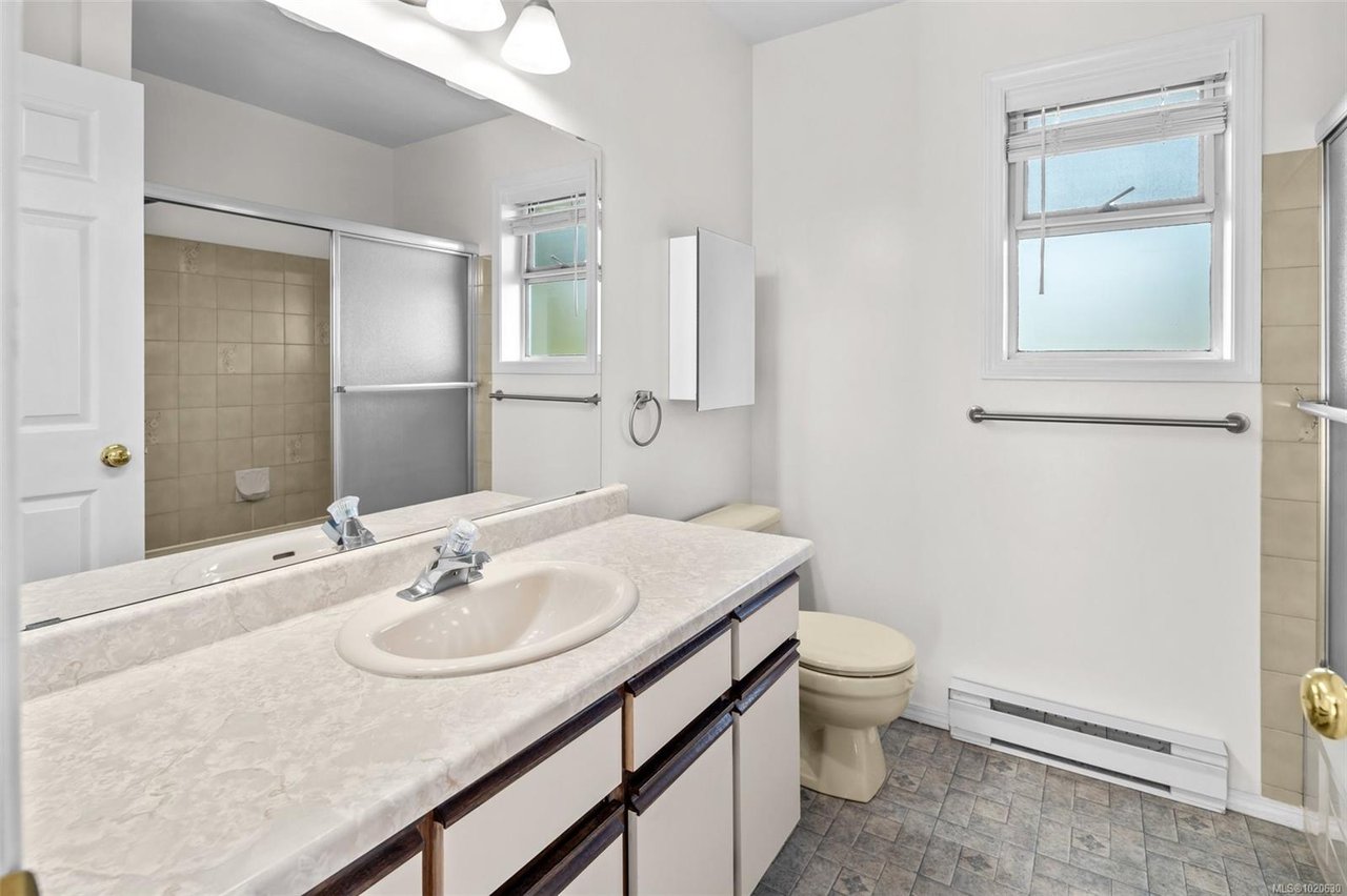 4243 Panorama Dr