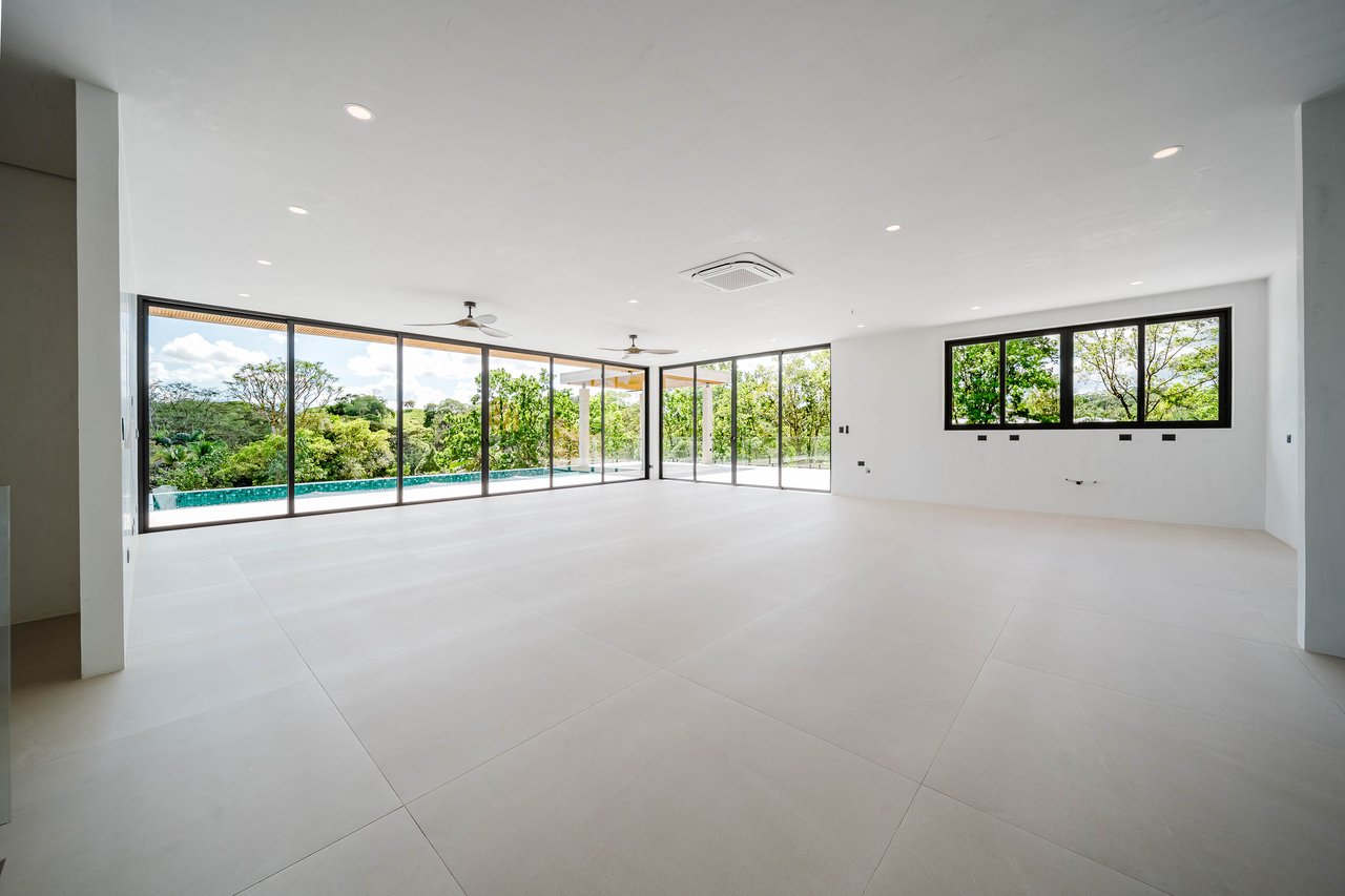 Finca Tranquila Brand New Luxury Residence