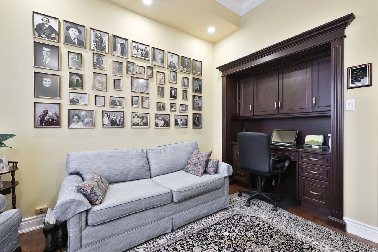 801-2511 Lakeshore Rd W, Oakville