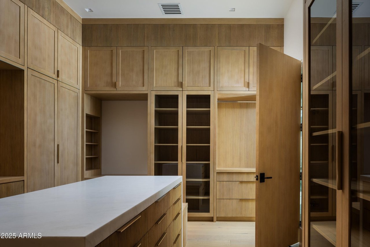 5636 E CABALLO Drive