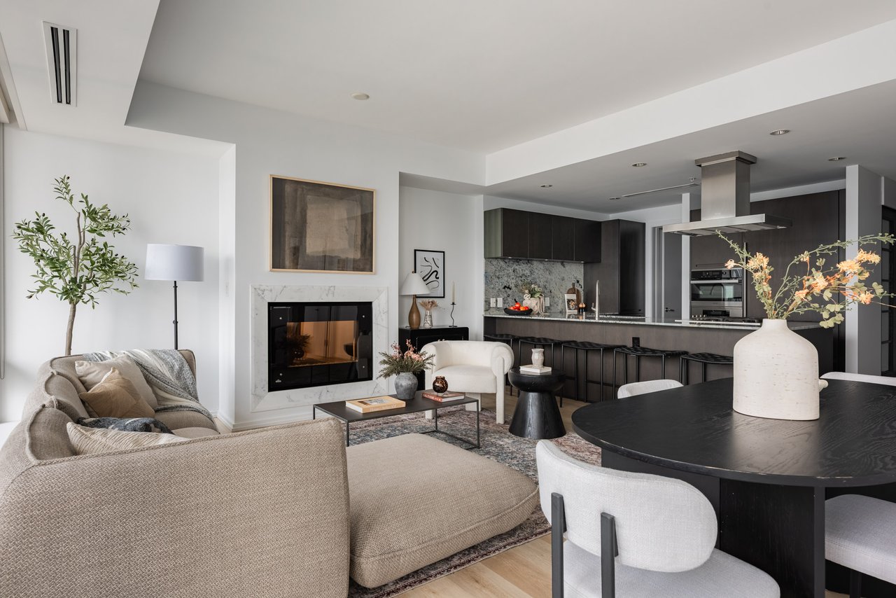 Suite 3203- 180 University Avenue