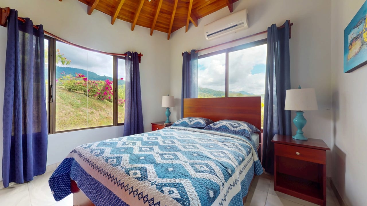 Casa Jean, Window of the Soul 