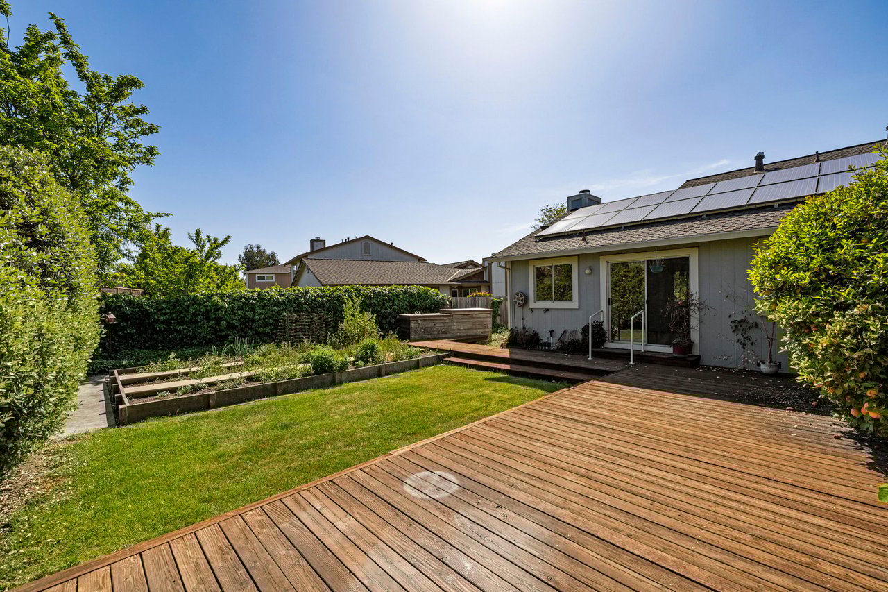 Charming Single-Level PUD in Petaluma’s Sought-After Morningstar Community