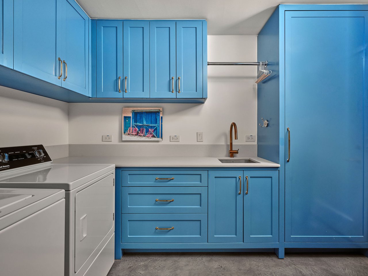 3016 Edgewater Drive