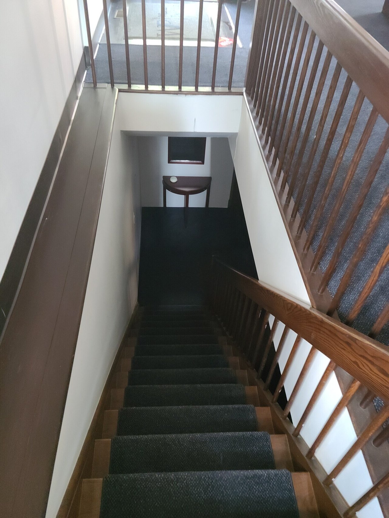 221 Mineola Blvd