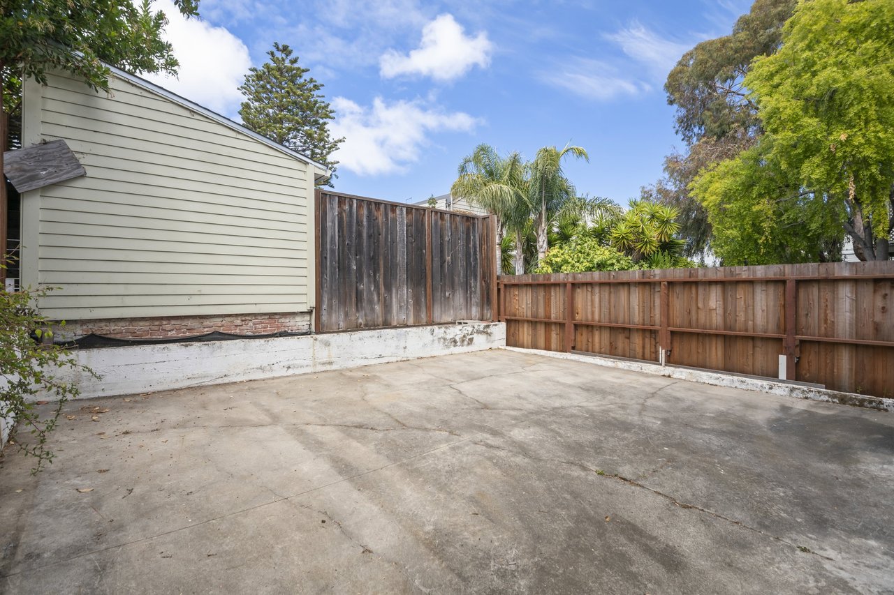 5 Unit Apartment Building | Liberty Hill