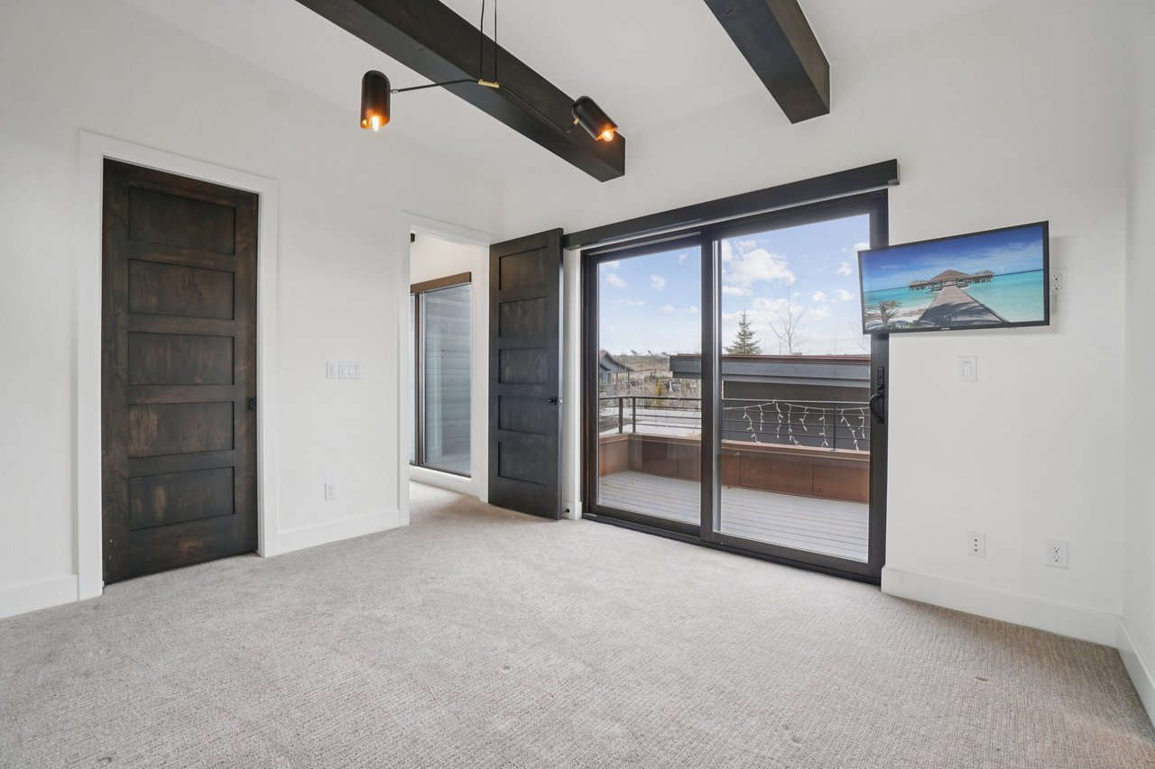 6768 Golden Bear Loop