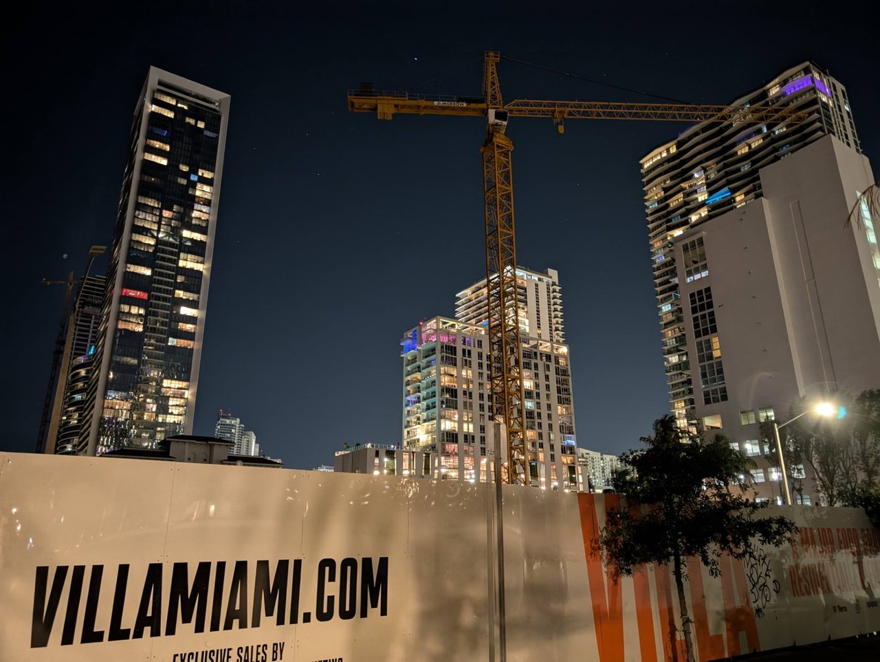 April 2025 | First Tower Crane Installed at 56-Story Project in Edgewater