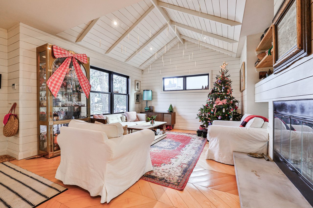 52 Kerr Street, Oakville