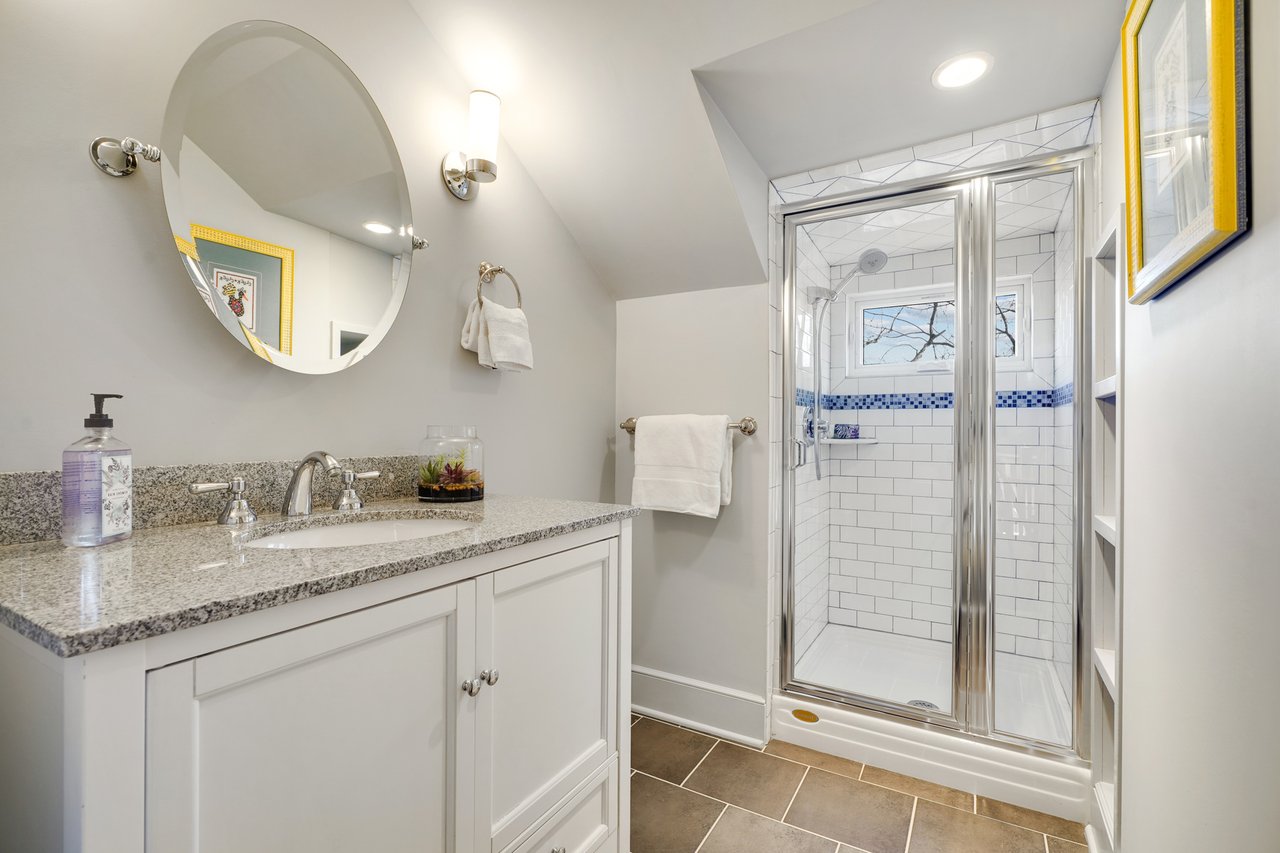 51 Curtis Pl
