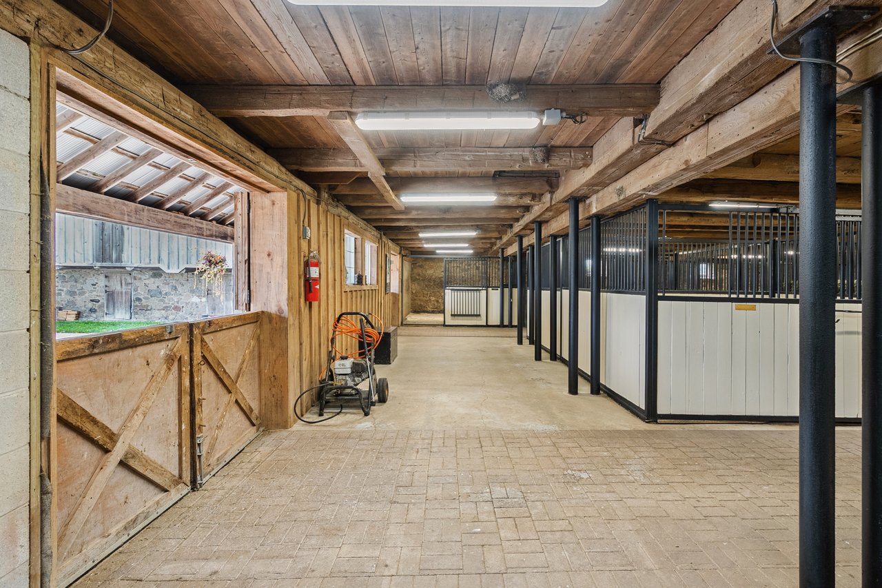 Extraordinary Equestrian Estate