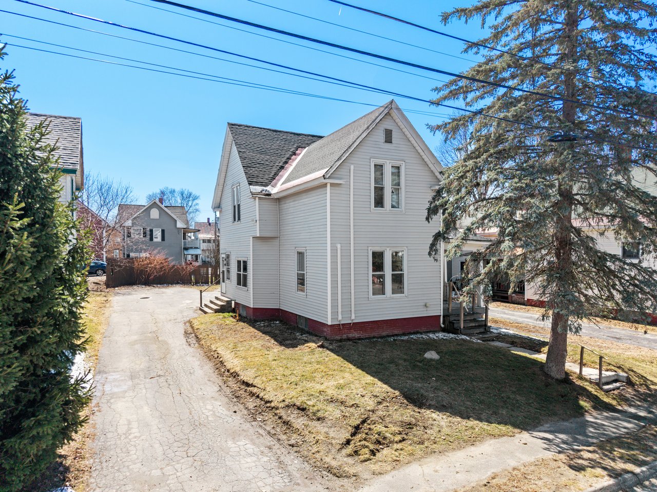 22 Ash Street, Waterville