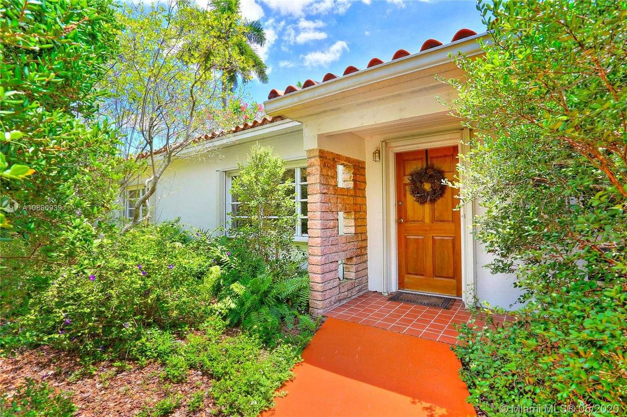 5870 SW 50 ST