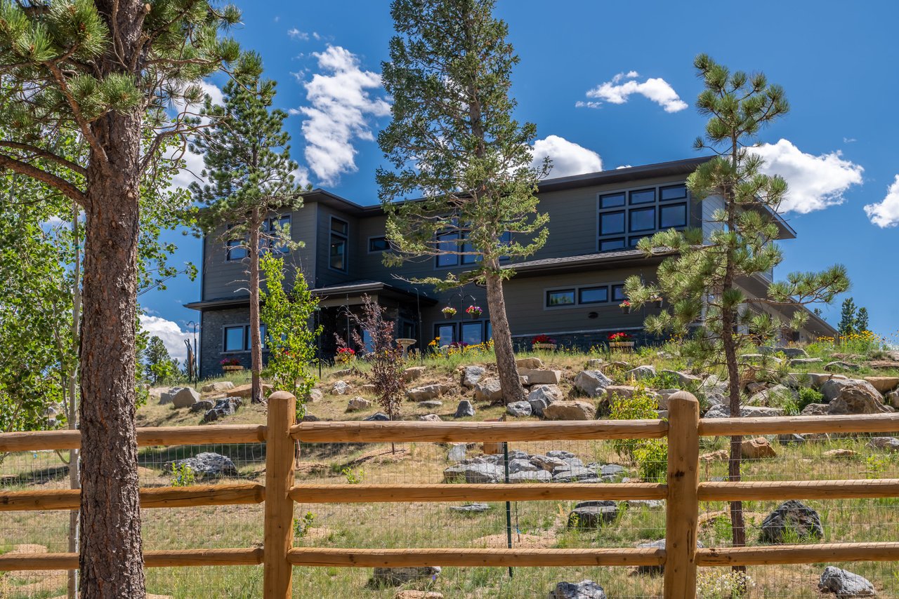 315 Indian Peaks Dr