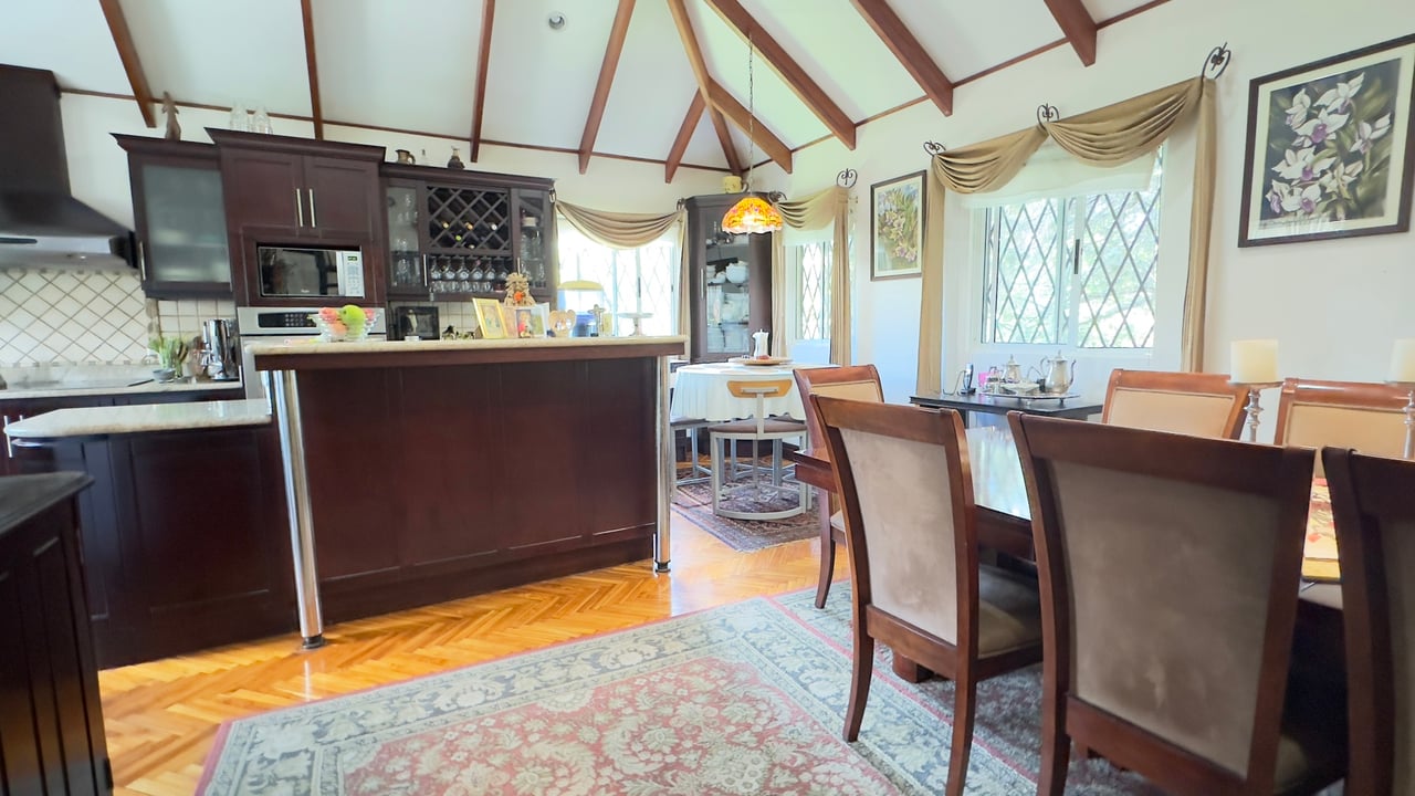 Colonial Gated Forest Home, Curridabat, San Jose