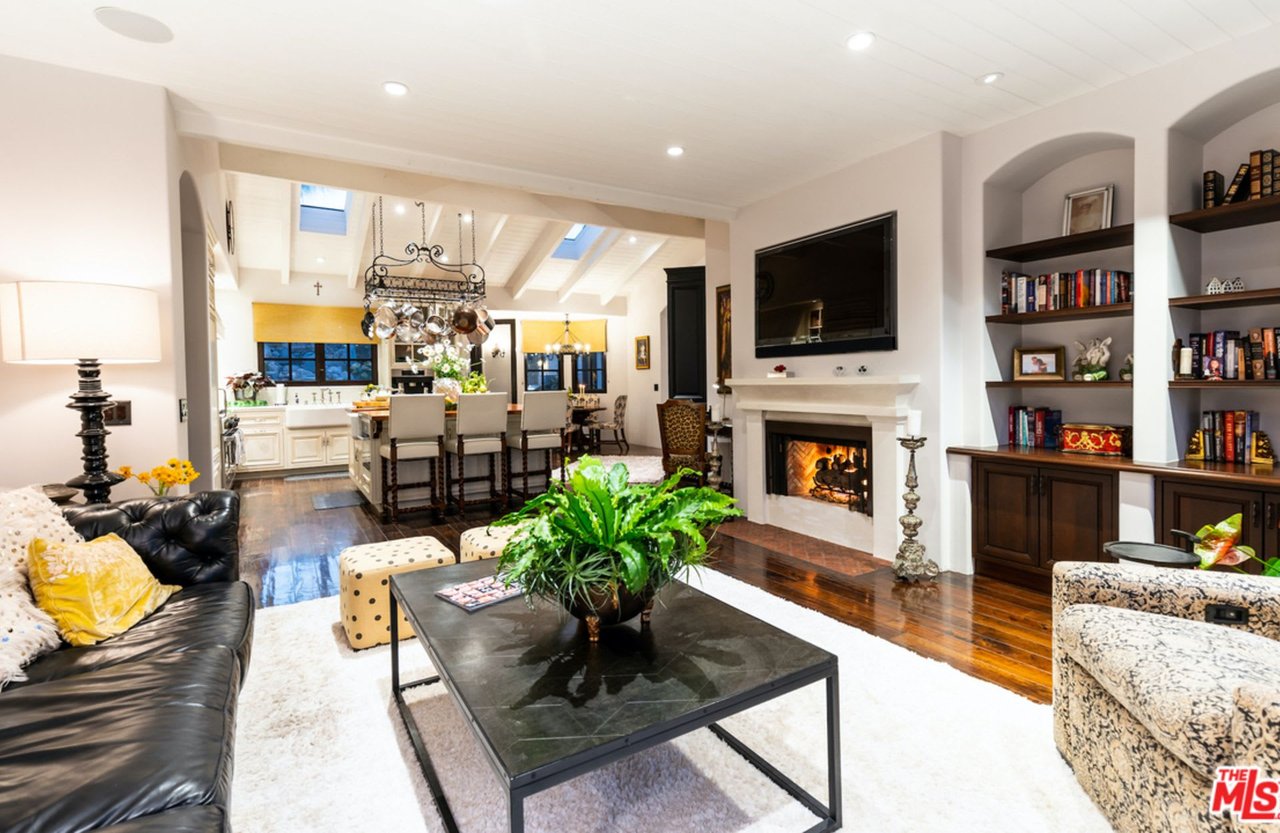 3535 Malibu Country Dr