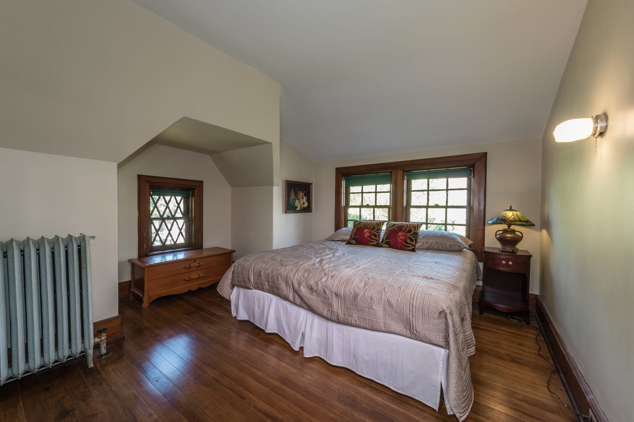 A CWE Historic Home on Cobblestone Pershing Place