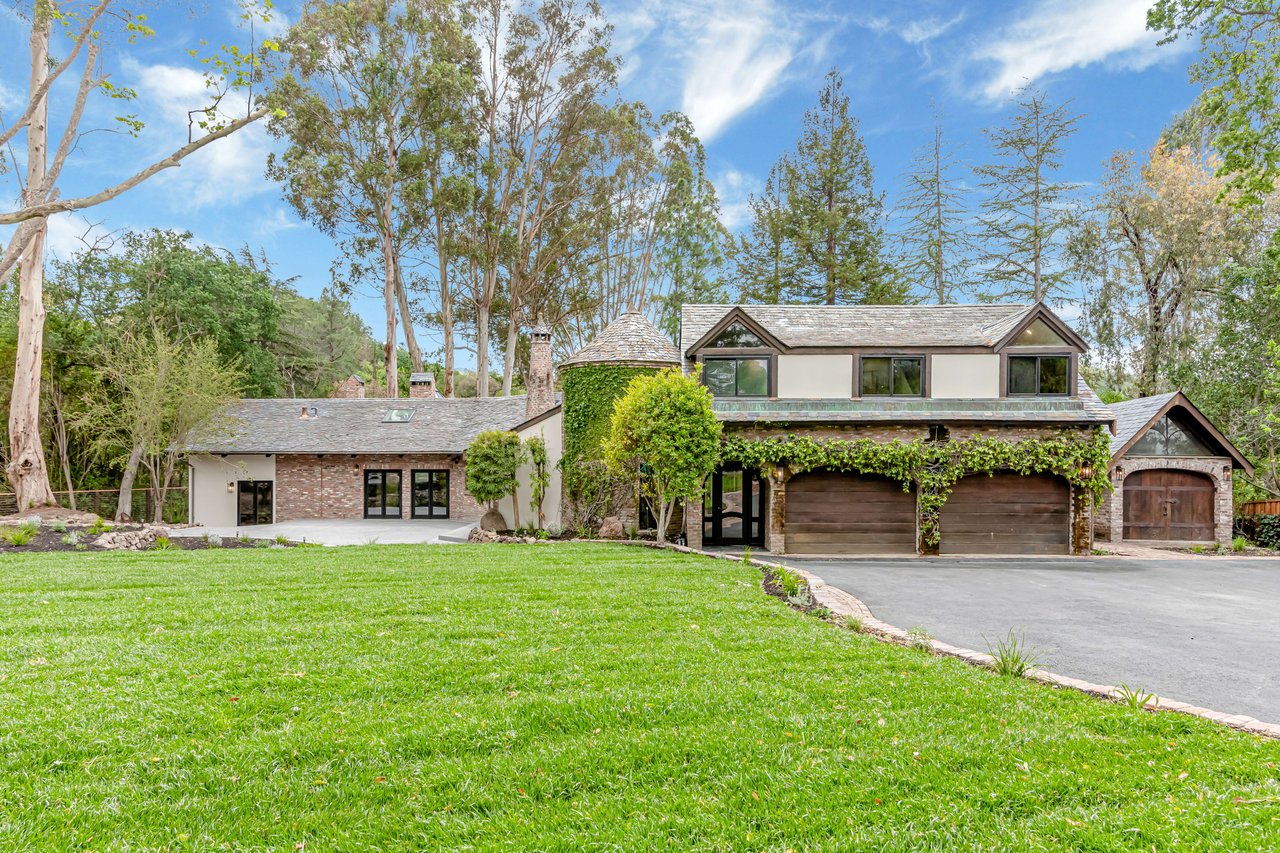 62 Crest Estate Dr