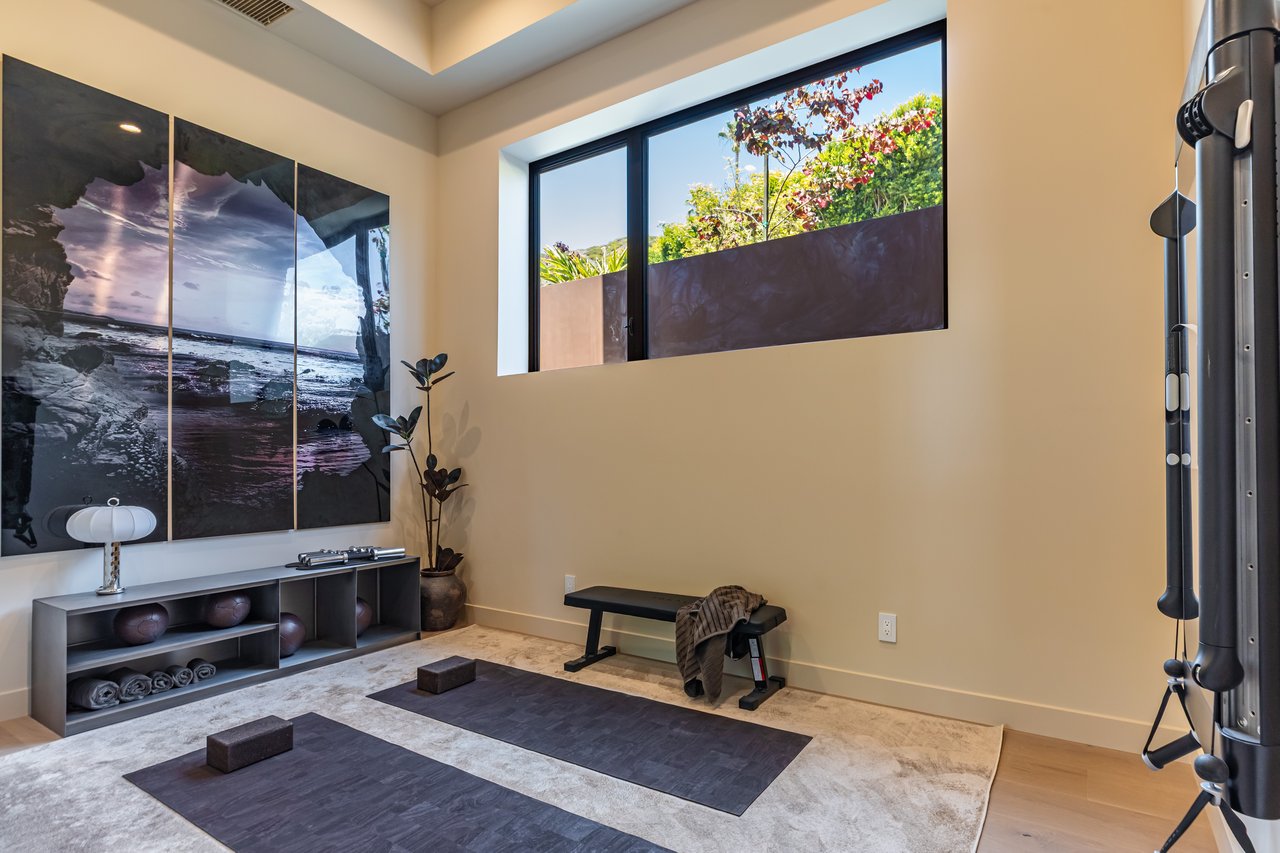 4346 Avenida De La Encinal