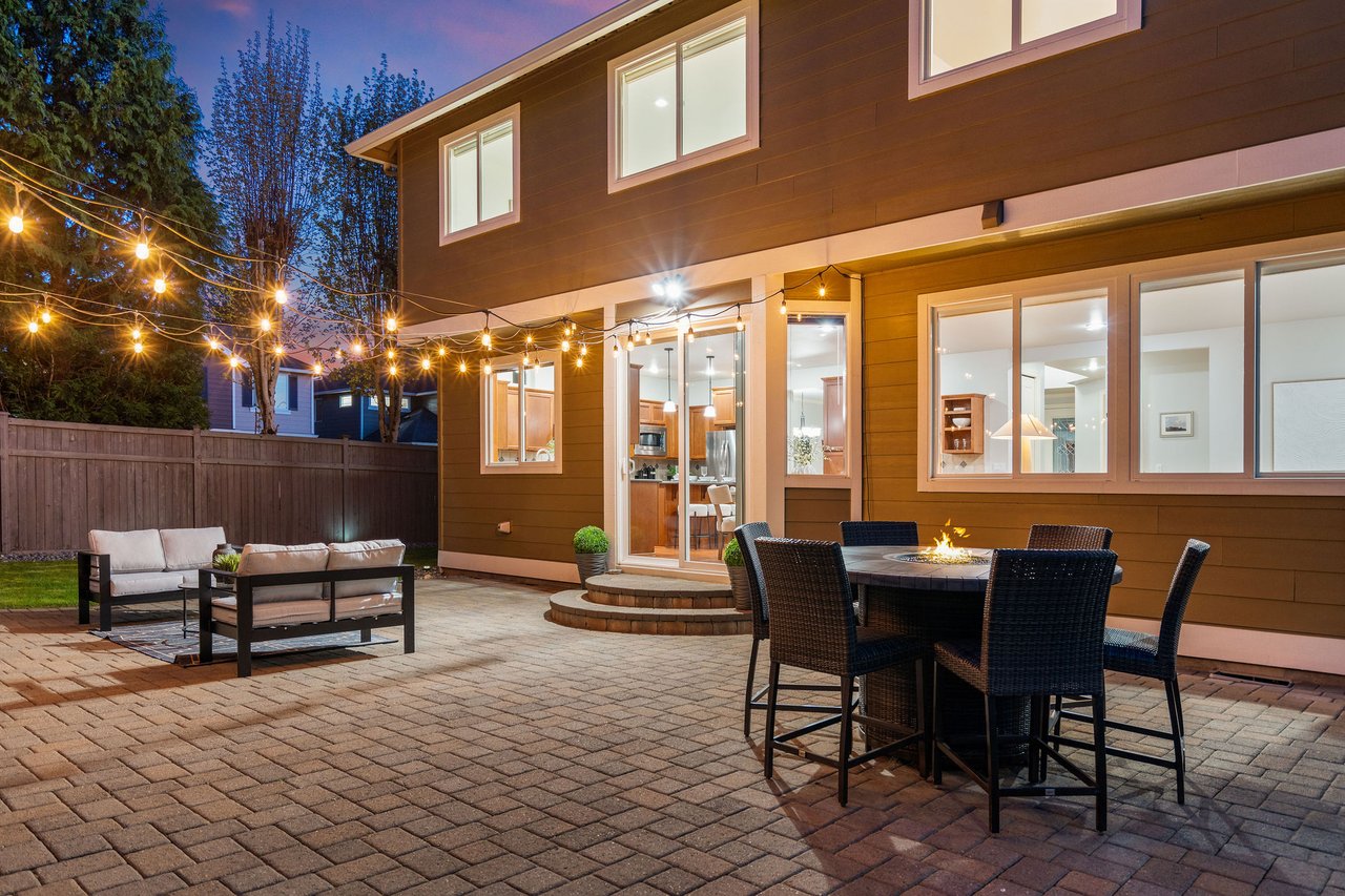 202 Chelan Ct NE