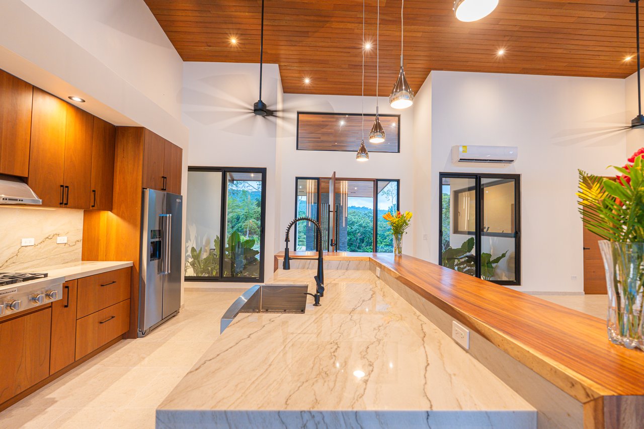 3 Bedroom Luxury Modern Tropical Home in Dominical