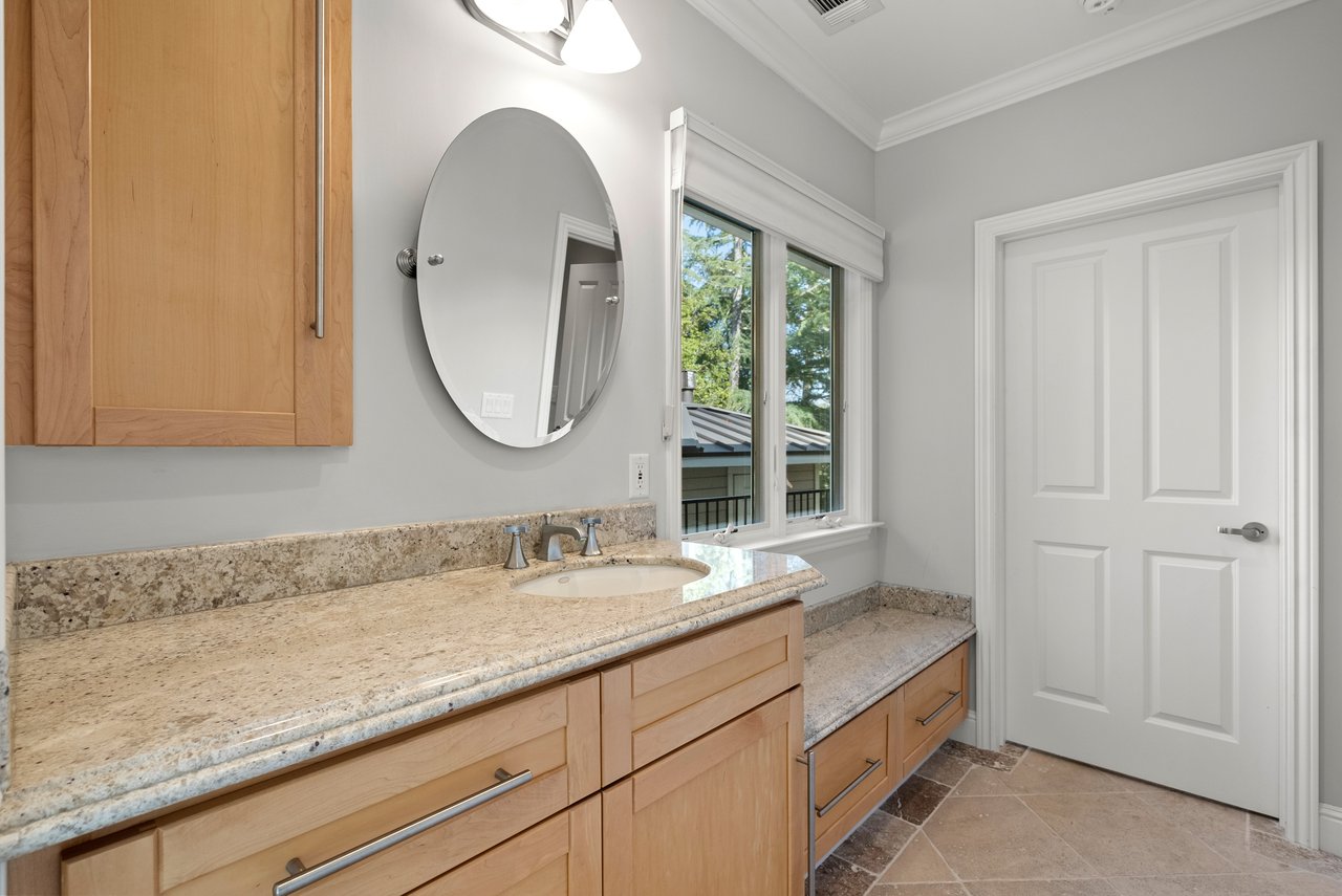 114 Nina CT