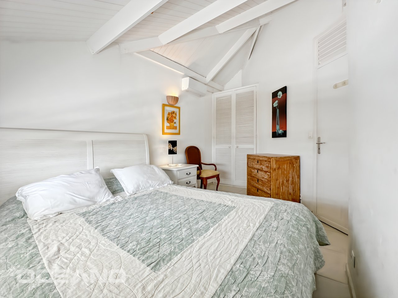 EXCLUSIVE : Sea View 2-Bedroom Apartment – IDOLEM Residence, Charm & Potential – IDOLEM Residence, Charm & Potential