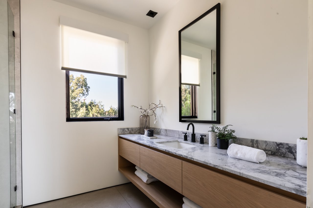 13331 Mulholland Dr, Beverly Hills