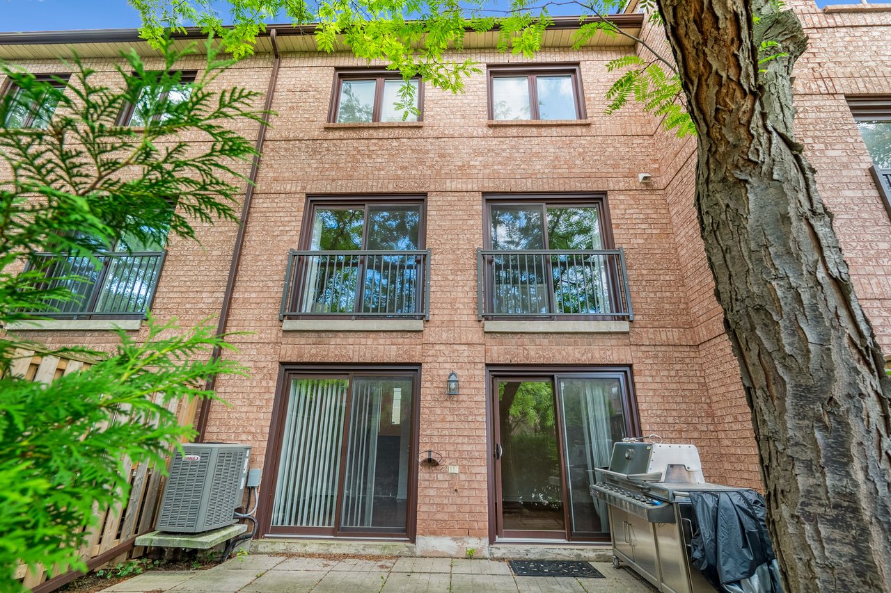 Spacious 3 Bedroom Townhome in College Park