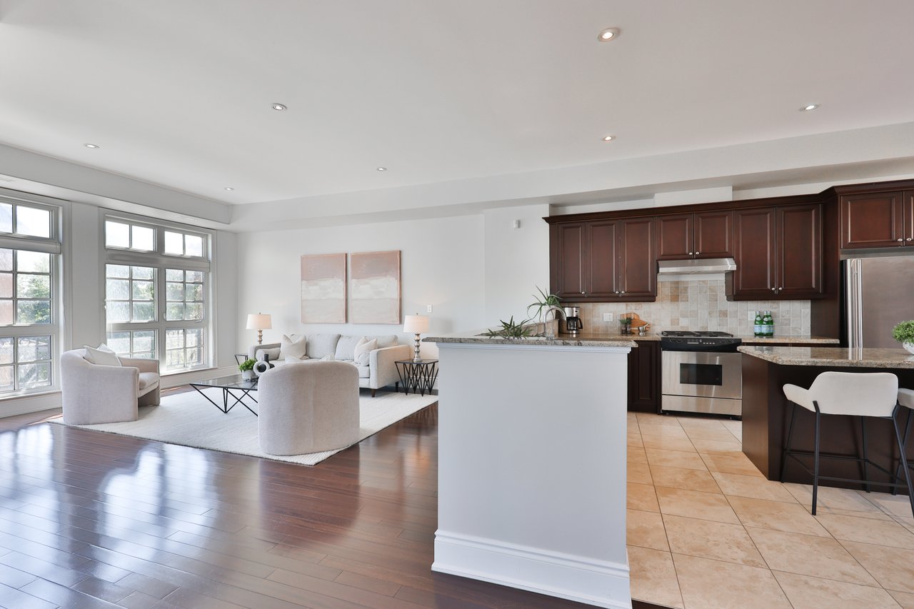 8-120 Bronte Road, Oakville 