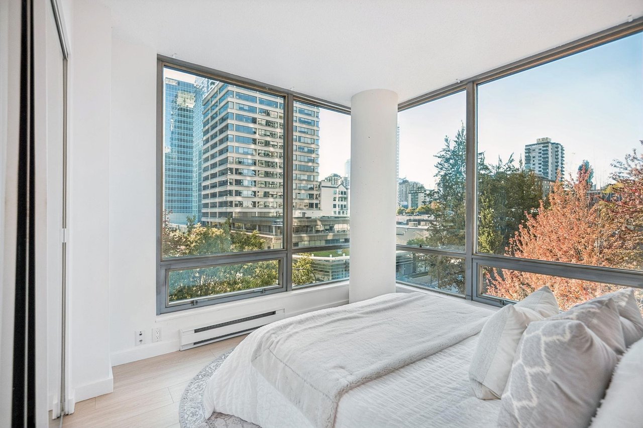 1200 W Georgia St, #706