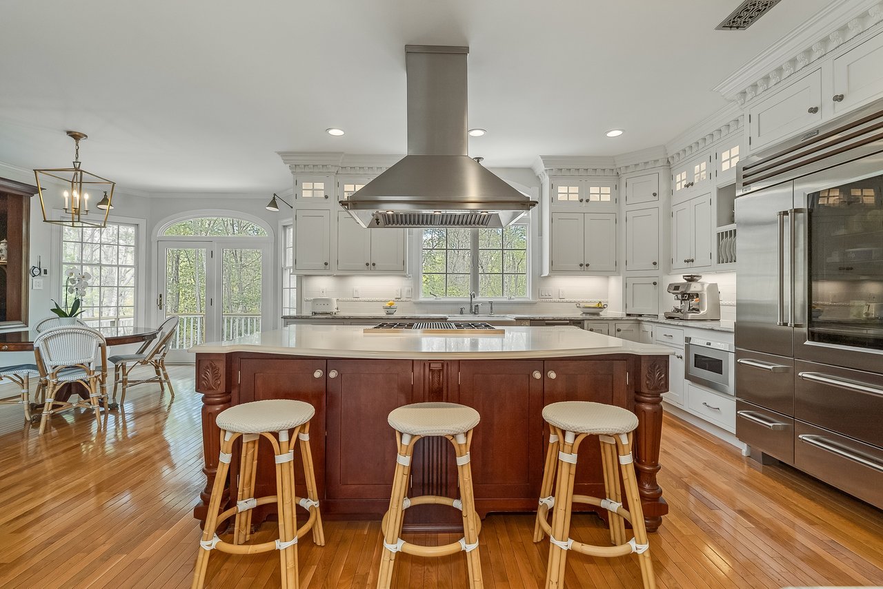 82 Woodman Ln