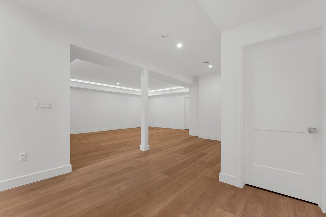 229 Bogert Pl