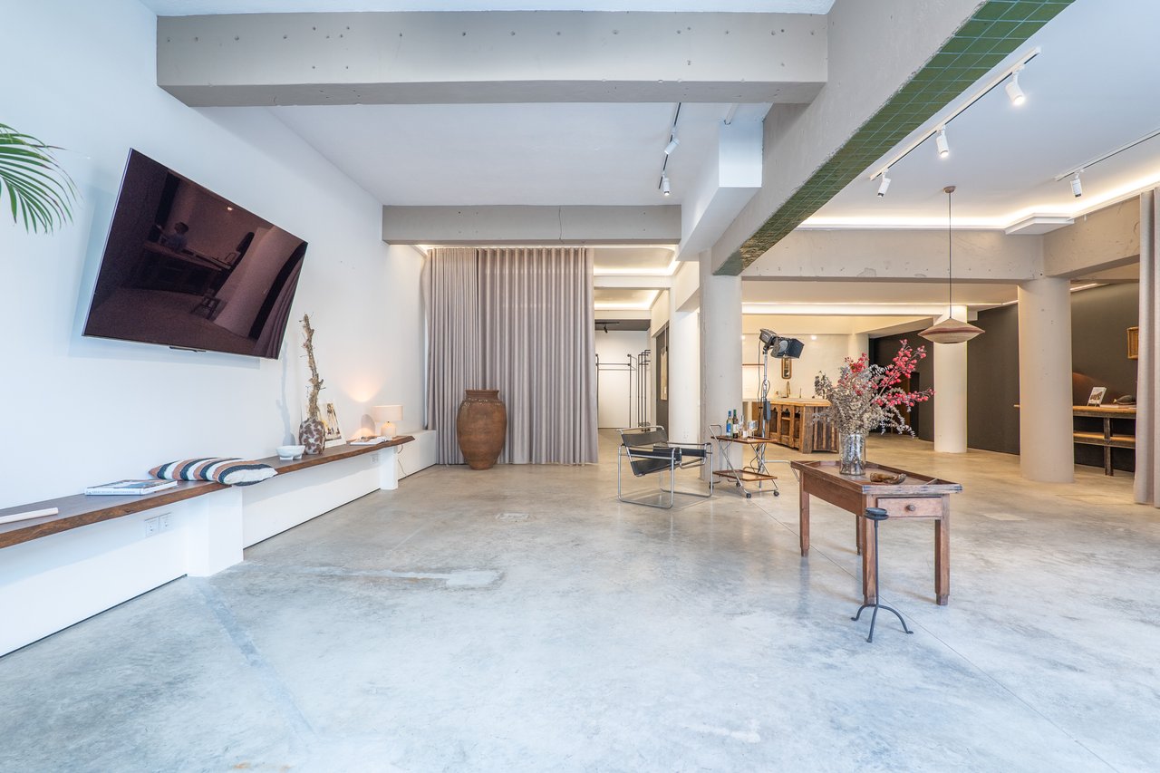 Versatile Loft-Style Living + Office Space in Porto’s Vibrant Art District