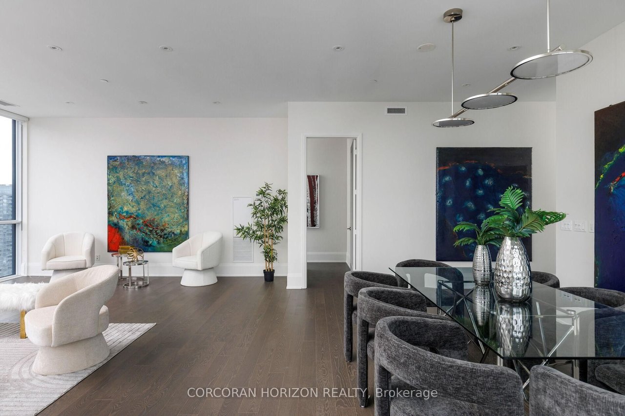 PENTHOUSE OPULENCE BY THE EGLINTON LRT