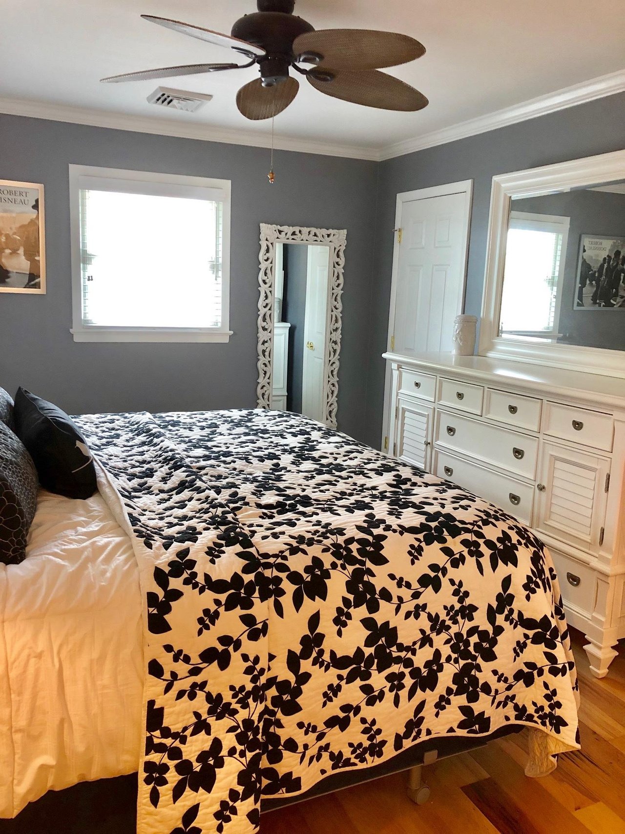 #213 Summer Rental - Newly Renovated 2 Blocks to the Beach