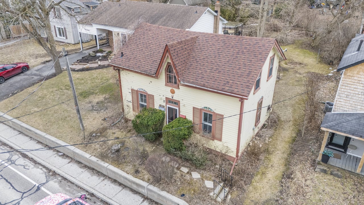 410 Eagle Street, Newmarket, ON L3Y 1K6