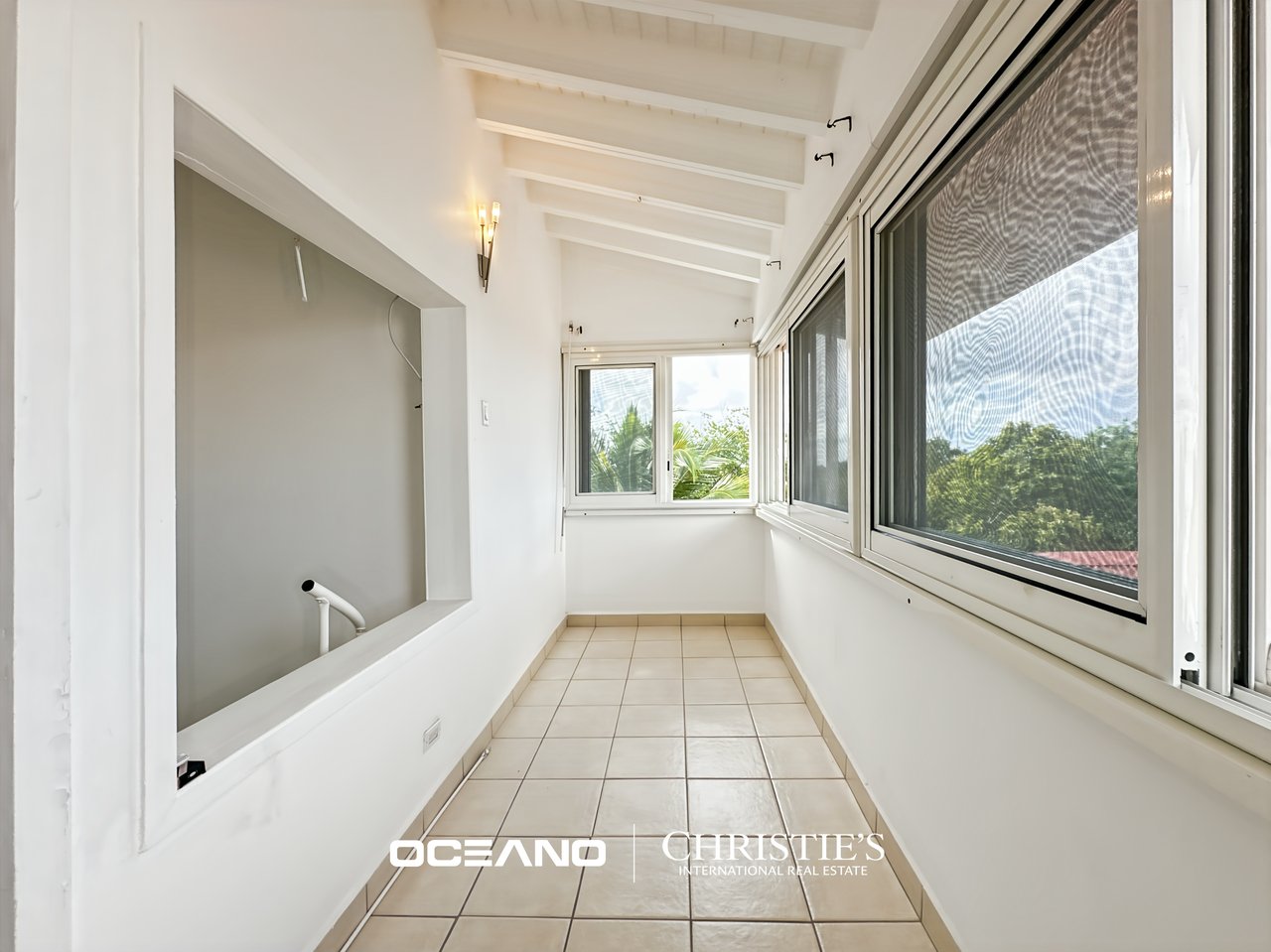 POINT PIROUETTE – 2-Bedroom Townhouse with Private Pool