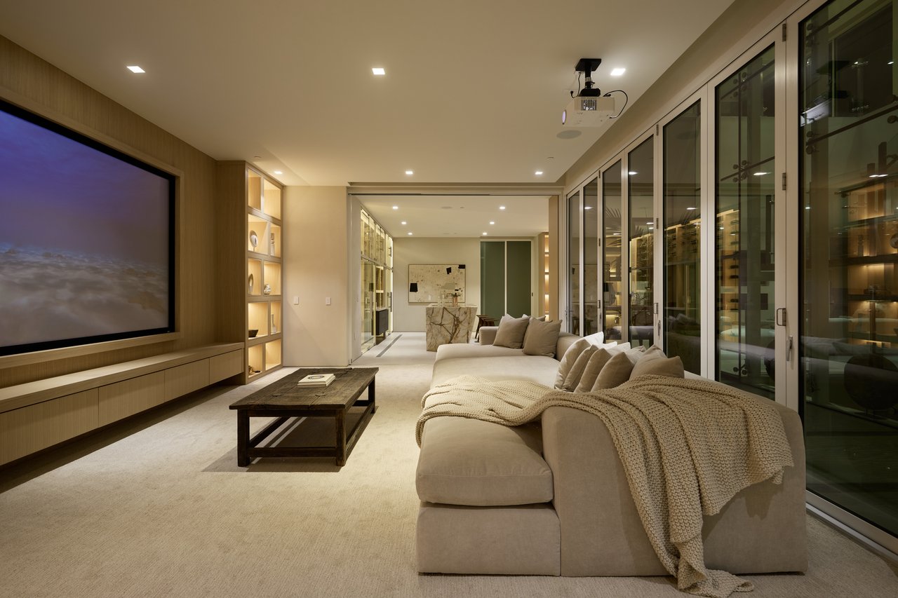 1615 Blue Jay Way, Bird Streets