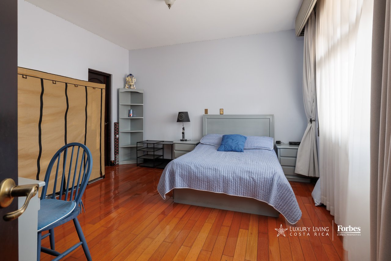 21560 - Casa Grand Court | Residence with Tennis Court in Moravia