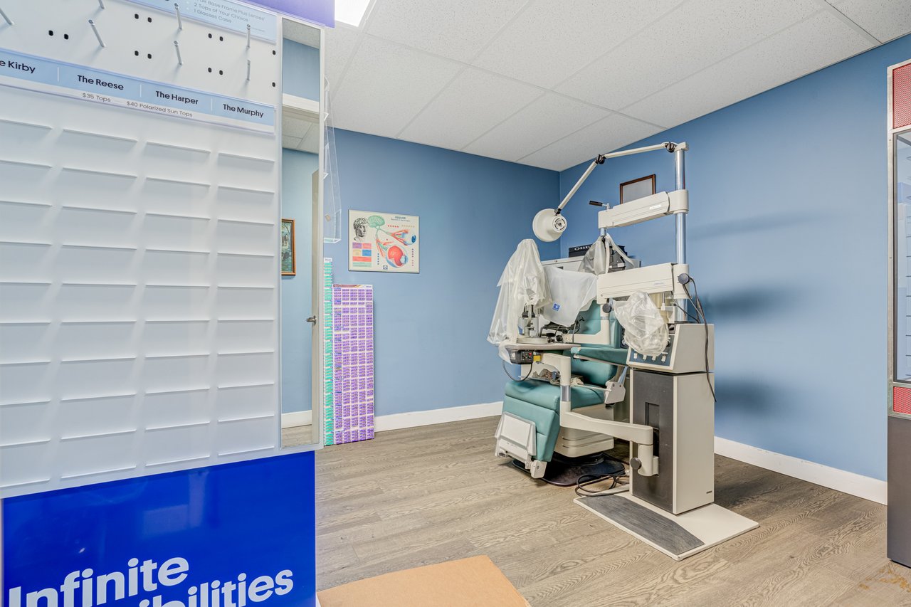 Commercial Property On Bloor St W - The Kingsway 