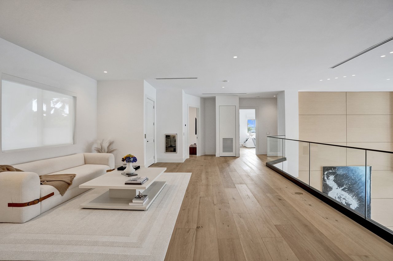 30  S Compass Dr