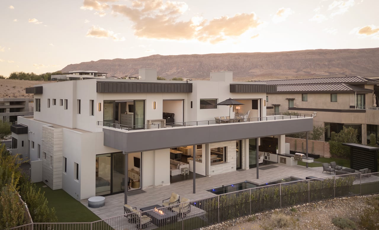 34 Sun Glow Ln, Las Vegas, NV 89135