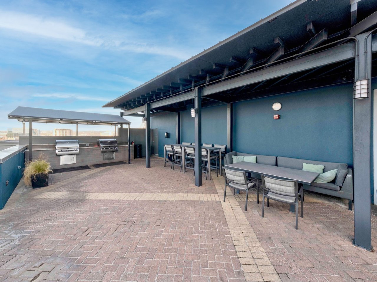 54 Rainey Street PH09