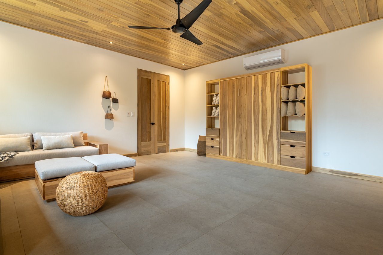 Casa Amarilla – Oceanfront Luxury Meets Sustainable Living in Tres Rios