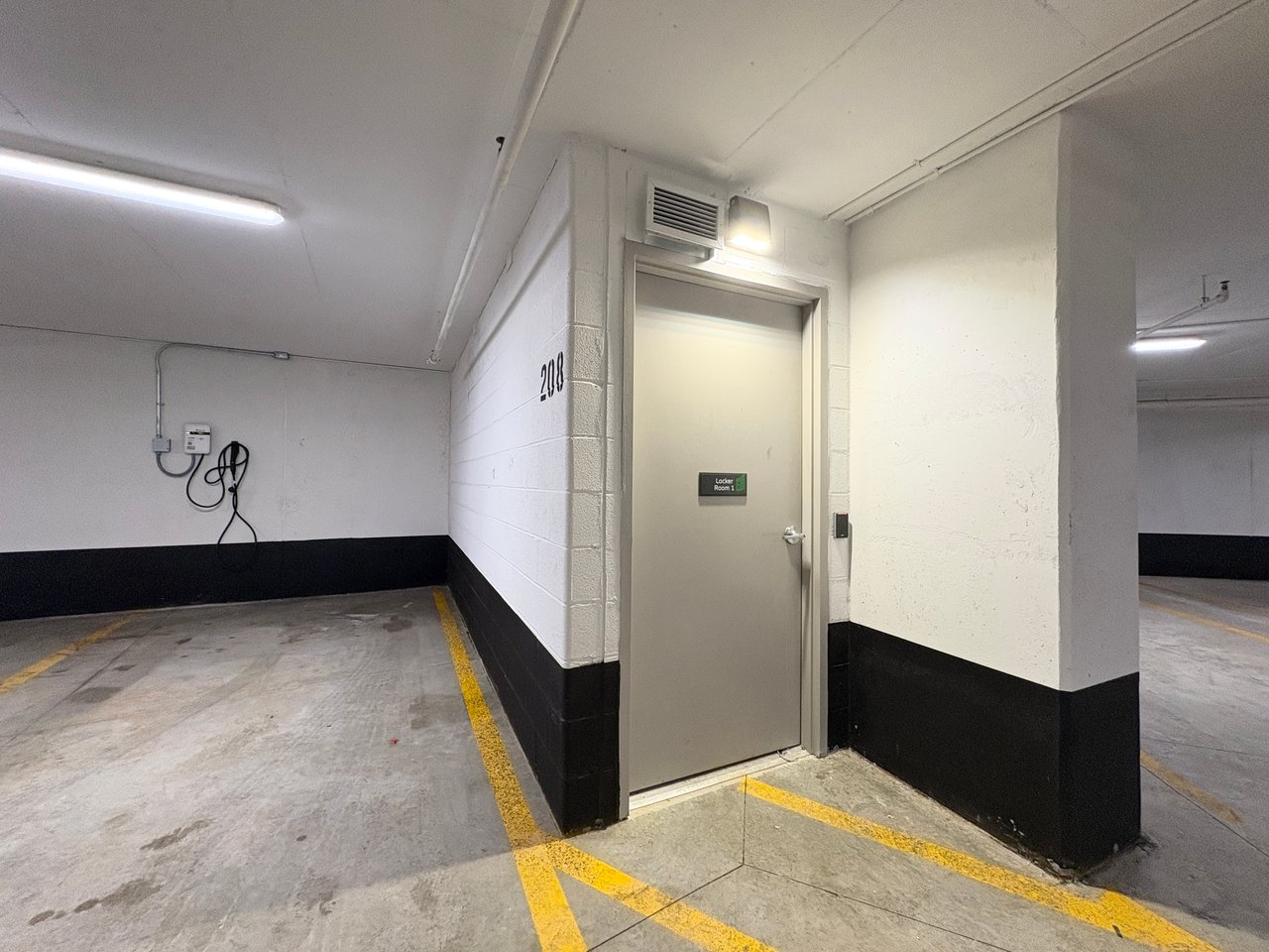 2495 Eglinton Avenue W Unit: 1703