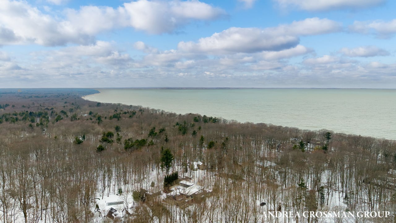 6919 Bendemeer Drive