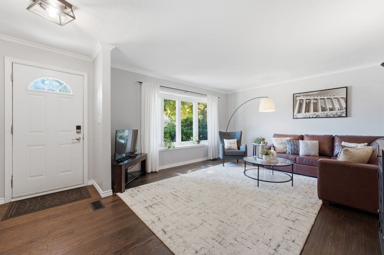 2 Wedgewood Ave