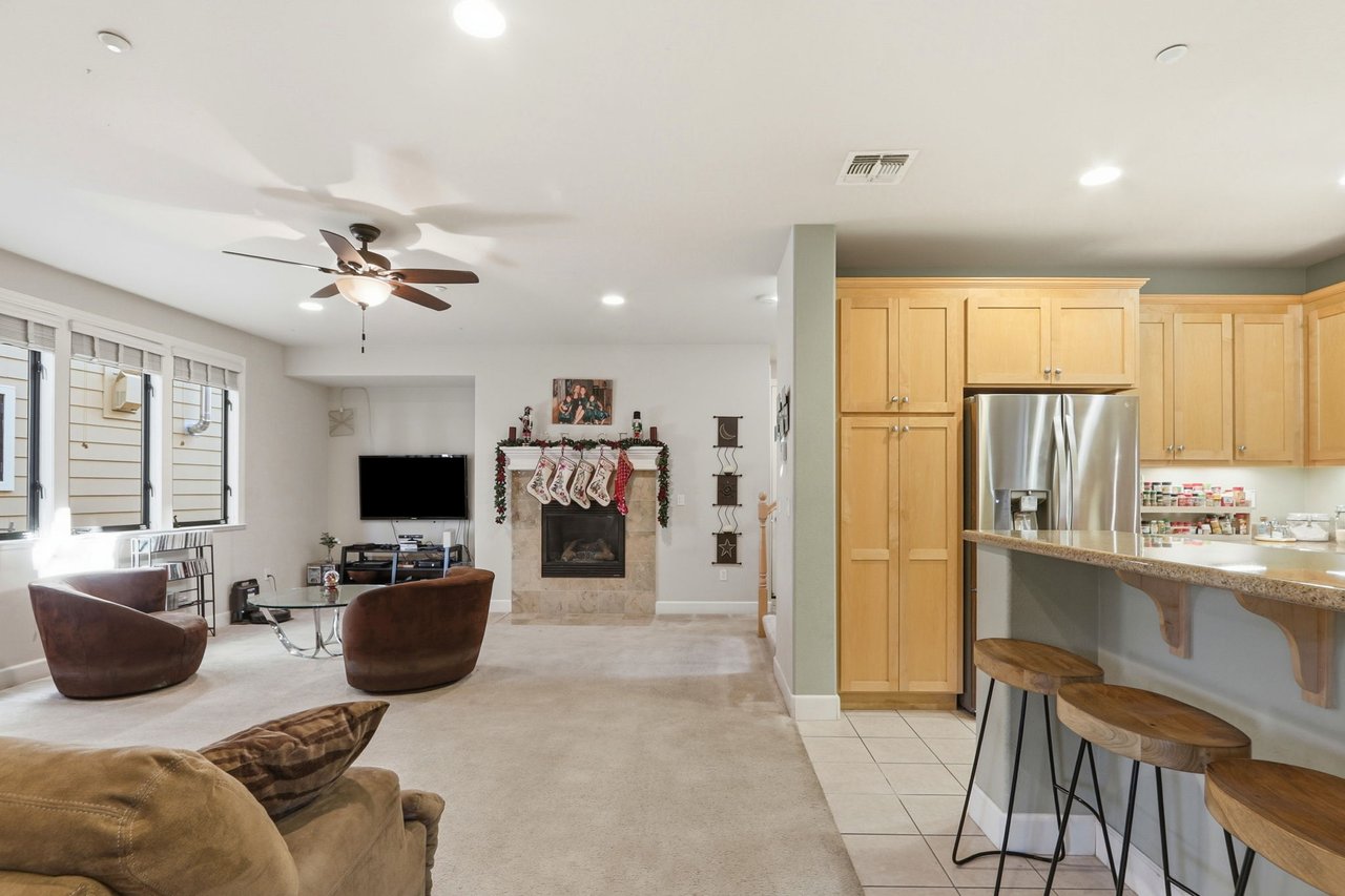 409 Spruce Ln, Palo Alto