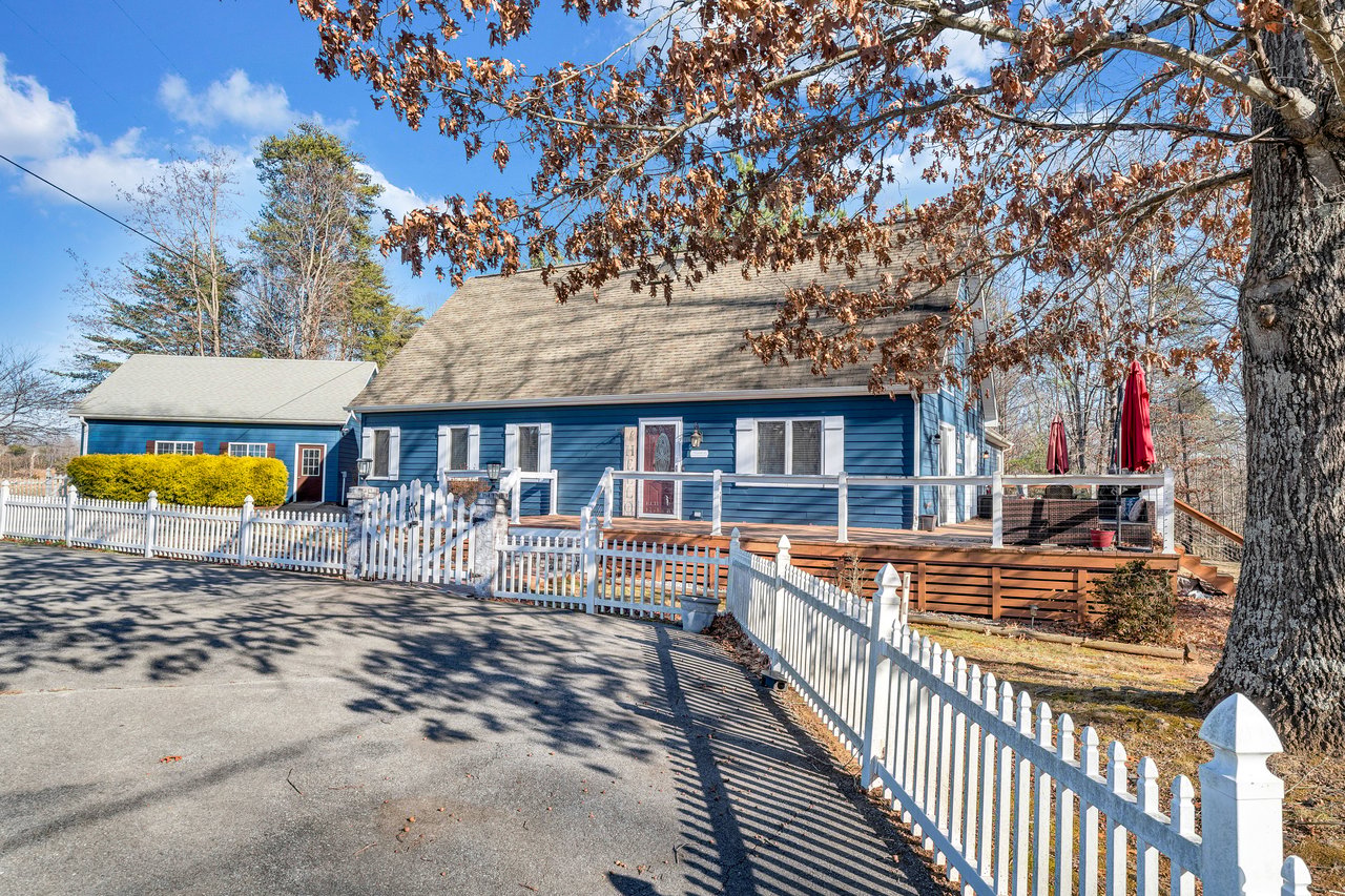 100 Sandpiper DR